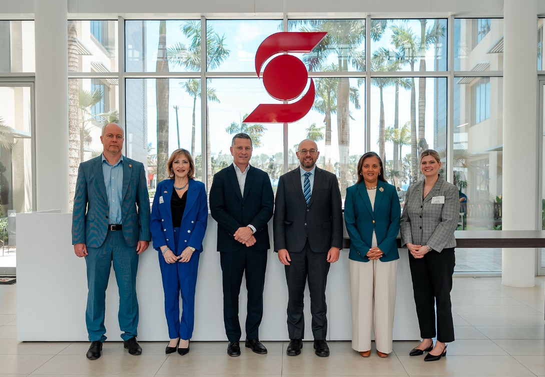 EmbCanRD's tweet photo. Durante su visita, el viceministro adjunto Glen Linder se reunió con empresas canadienses que impulsan la inversión, la creación de empleo, el desarrollo comunitario y un crecimiento económico sostenible e inclusivo en la República Dominicana. 🇨🇦🇩🇴 https://t.co/OnlLVHmotu