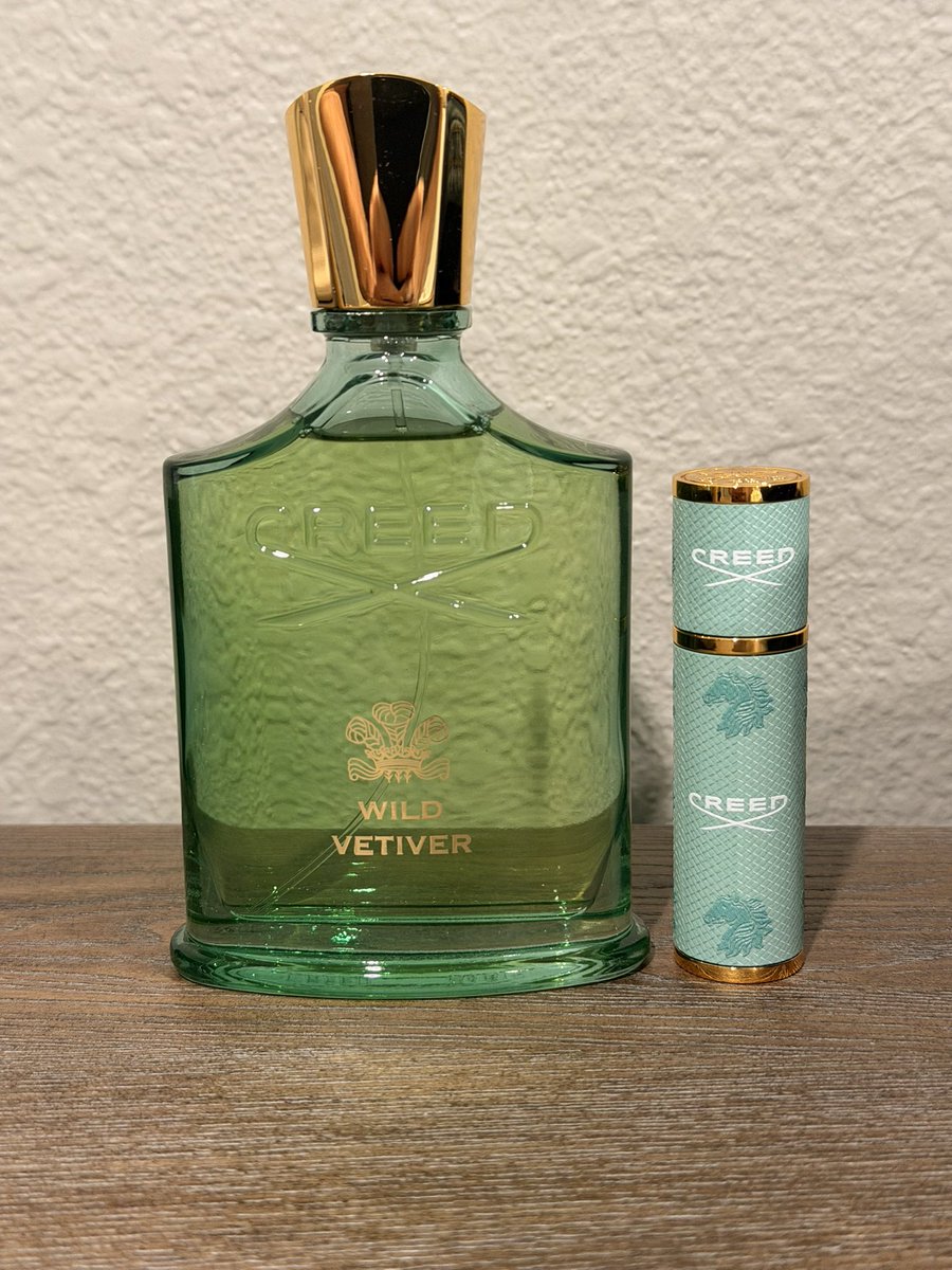 Knightwolfsd's tweet photo. Went out to get a new suit case (which I did) and ended up coming home with this. They got me with the limited edition travel atomizer >.<

It’s so pretty >.> https://t.co/mPR2U2zRwH