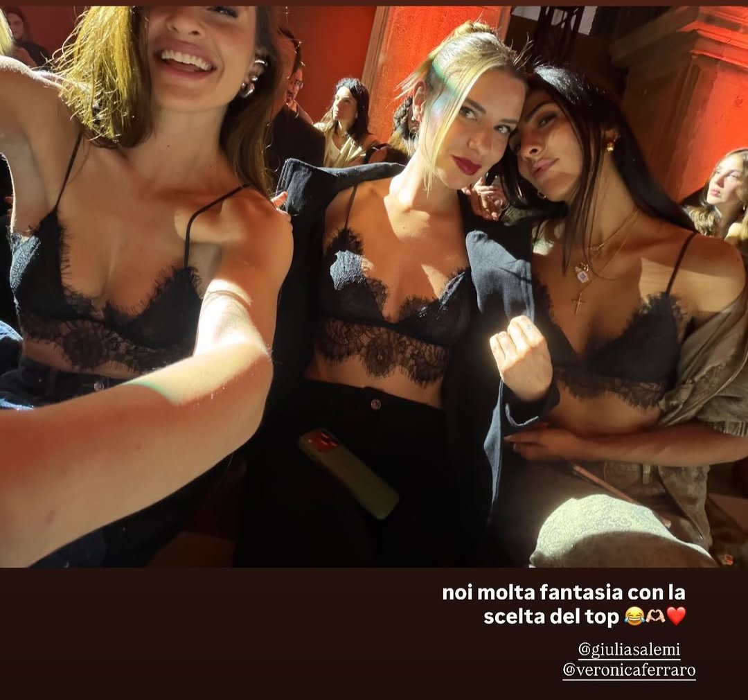Laura A. 93 tweet media