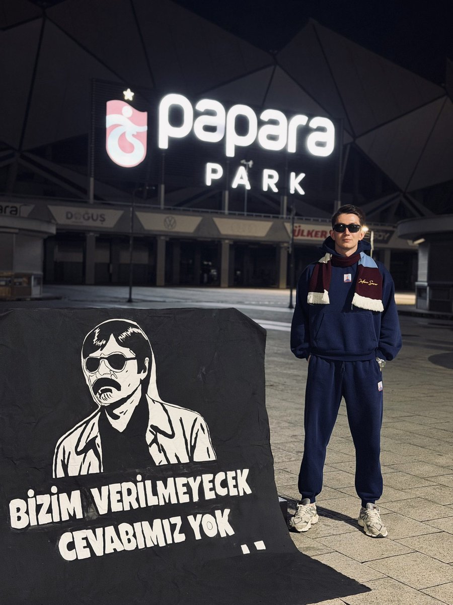 ttberat's tweet photo. Şimdi senden vaz mı geçmeli, masal olup yola devam mı etmeli ? @Trabzonspor 07⌛️ https://t.co/safa1JoAmr