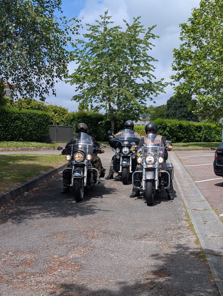 TonCorven's tweet photo. Dag 4 van de militaire motorbedevaart. Droge dag vandaag heerlijk gereden en bij Oradour-sur-glane even rondgelopen en stilgestaan bij wat daar is gebeurd 82 jaar geleden https://t.co/vhIKgxoFnz