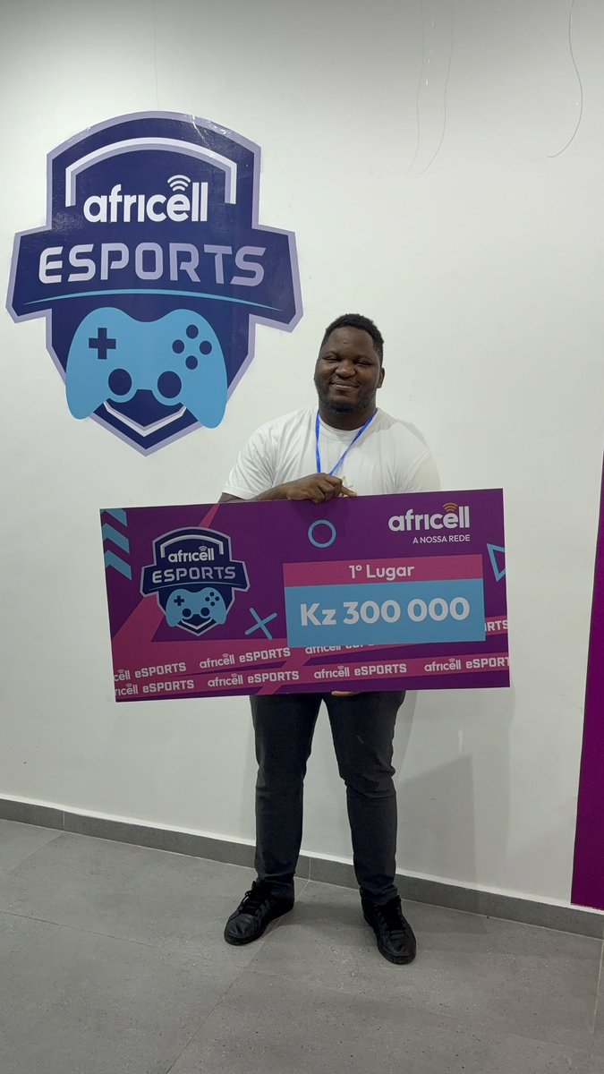 AstroNaldo0911's tweet photo. Comecei a competir em 2020 aonde venci o primeiro nacional, hoje 2026 conto com mais de 80 torneios ganhos, bicampeão da unitel, zap, provincial e hoje bicampeão da Africell 
Para quem não me conhece, sou o Astro, o melhor jogador de fifa de Angola 🇦🇴🙂‍↕️ https://t.co/QnIrSEJJJp