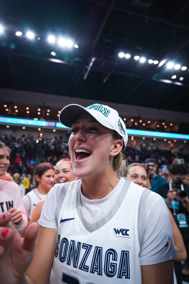 ZagWBB's tweet photo. Happy Birthday Tay! 🥳🫶 https://t.co/kFbMhV59f0