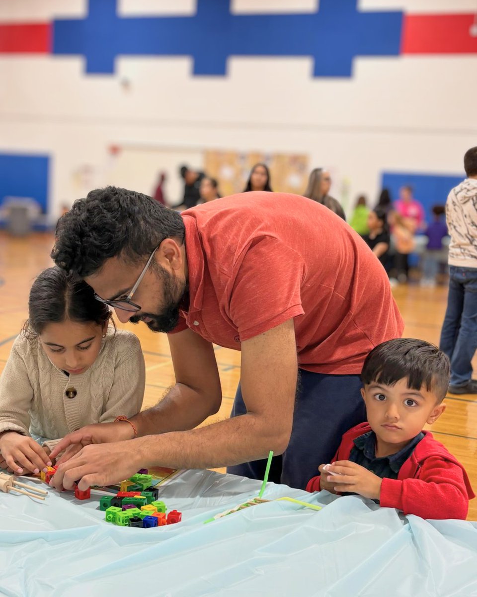 OLHD123's tweet photo. Once Upon a STEAM Night at Hannum Elementary School was a magical evening full of enchanting S.T.E.A.M activities centered around classic Fairy Tales. Thank you to everyone who helped make this marvelous night one for the storybooks! #D123 #D123HAN https://t.co/VSlGNfZMWp