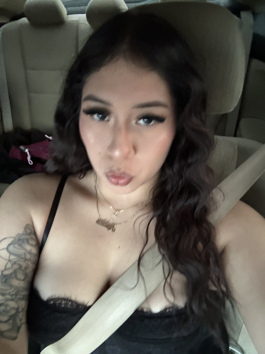 AshleyGlowin's tweet photo. Just a pretty sad girl https://t.co/g0k9ZecNpS