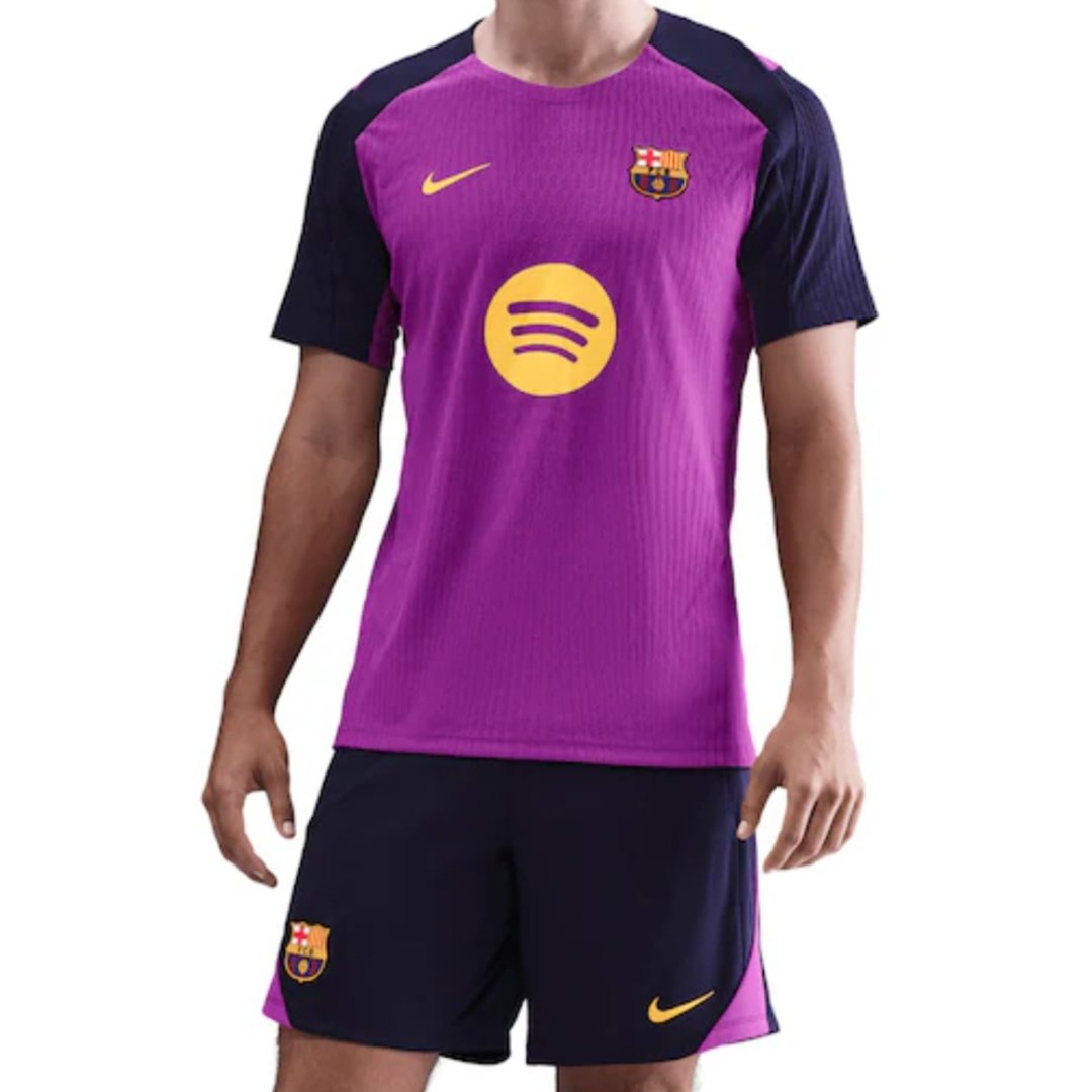 fcbtulip's tweet photo. Pedri's original fit before his mama said no: https://t.co/o5DhWFunGi