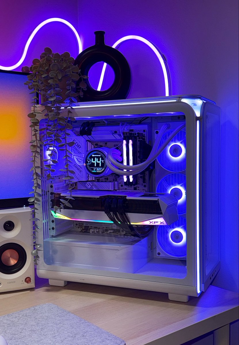 iBUYPOWER tweet media