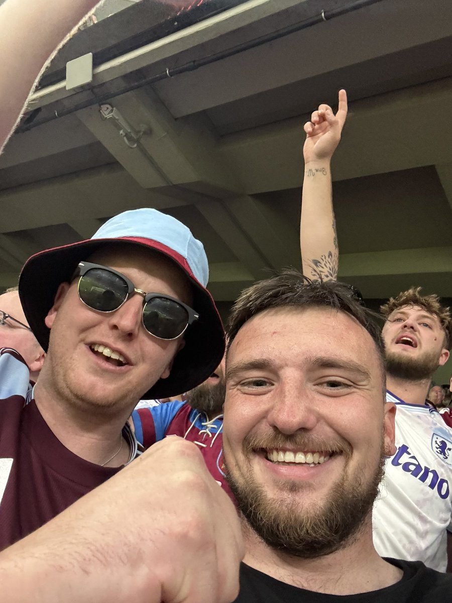 htl_00's tweet photo. Best day of my life.
Followed this club with this pair for 10 years+ home, away and in Europe and even further. We deserve this
#avfc https://t.co/KNGwJ2MxKf