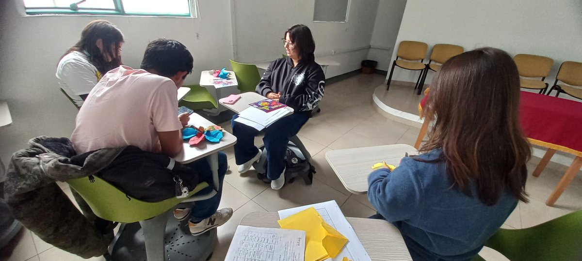 sepa_uptc's tweet photo. 🧵 El grupo de Manualidades de “Entre Nos” fomenta la creatividad, la concentración y el bienestar a través del arte hecho a mano. Un espacio para aprender, compartir y crear juntos. https://t.co/KrTr4CHtZt