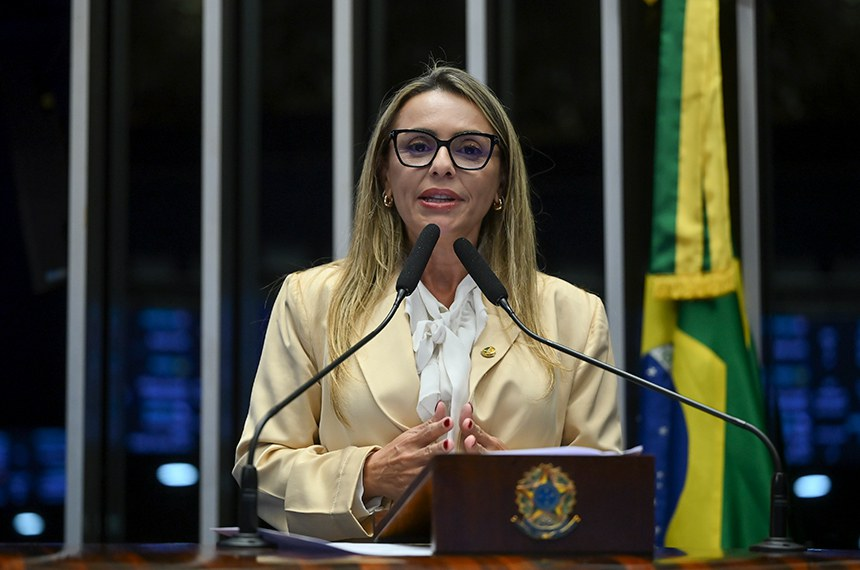 SenadoFederal's tweet photo. Senadora Roberta Acioly comemora redução de reajuste da conta de luz em Roraima https://t.co/0RIR6x2FE9 https://t.co/Ge5i40YQcK