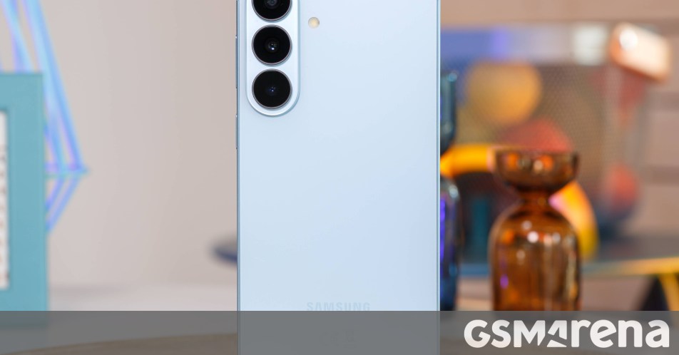 GSMArena.com tweet media