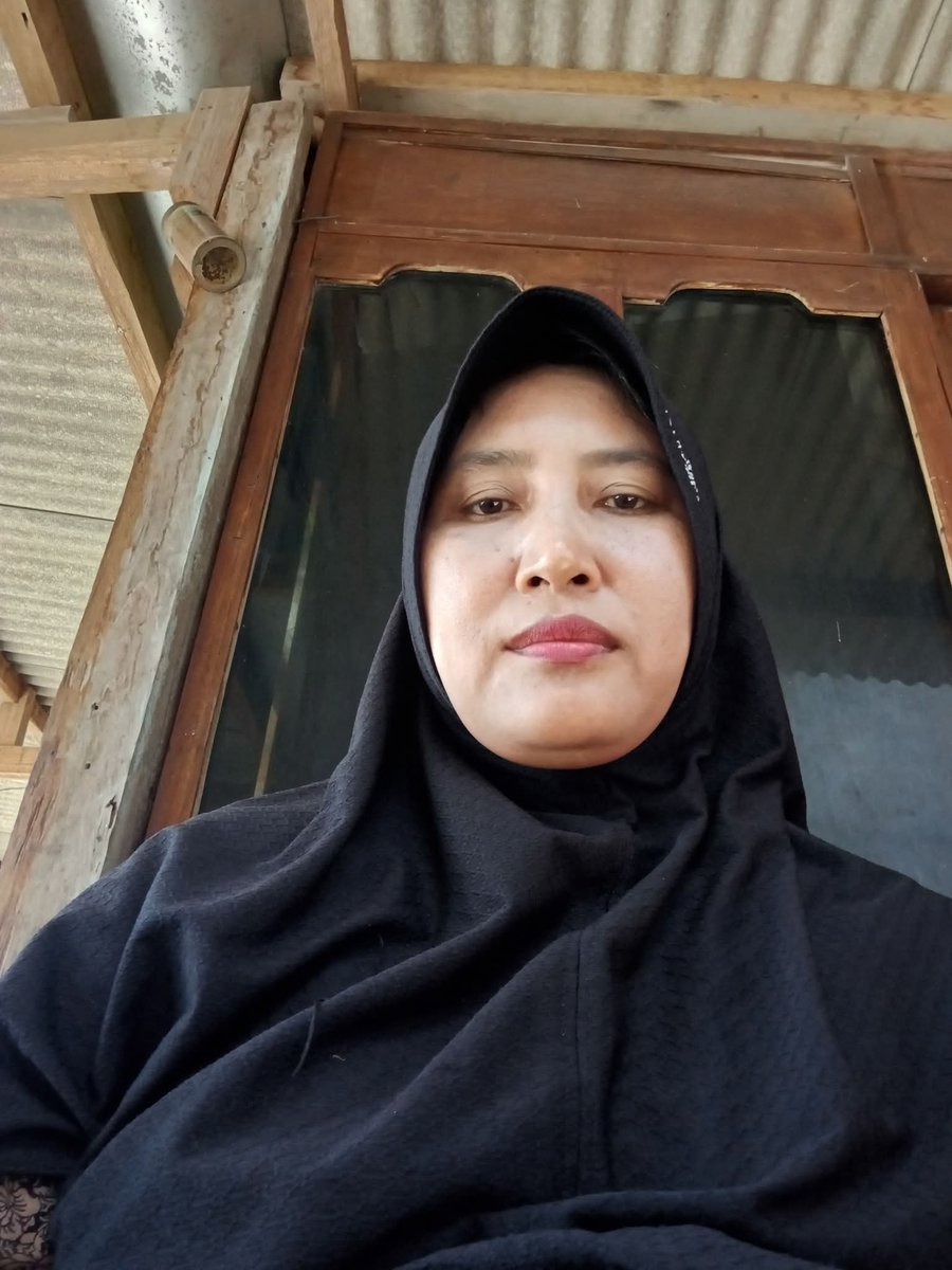 Lili Yuanti tweet media