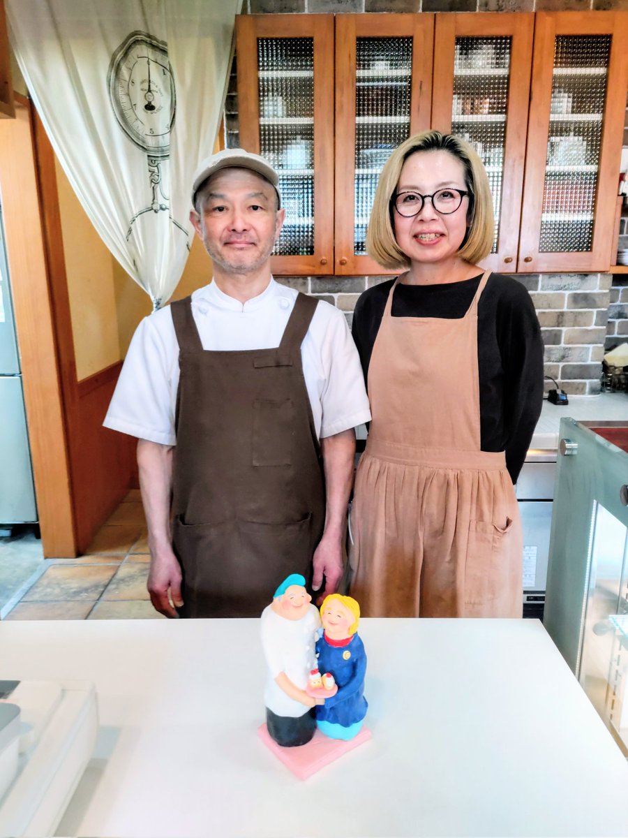 yayo_neko3's tweet photo. 粘土で青森市の素敵なケーキ屋さん『oeuf-ウフ-』のたくちゃんとまさみさんを作りました🥴 たくちゃんは高校の同級生で若い頃働いてたdiskの常連さんでもあり 素晴らしいケーキ職人さんです🍰 かわいい奥様のまさみさんは今タロティストのお勉強中🩷 素敵なご夫婦です☺️ #oeuf https://t.co/UGRMIlme1c