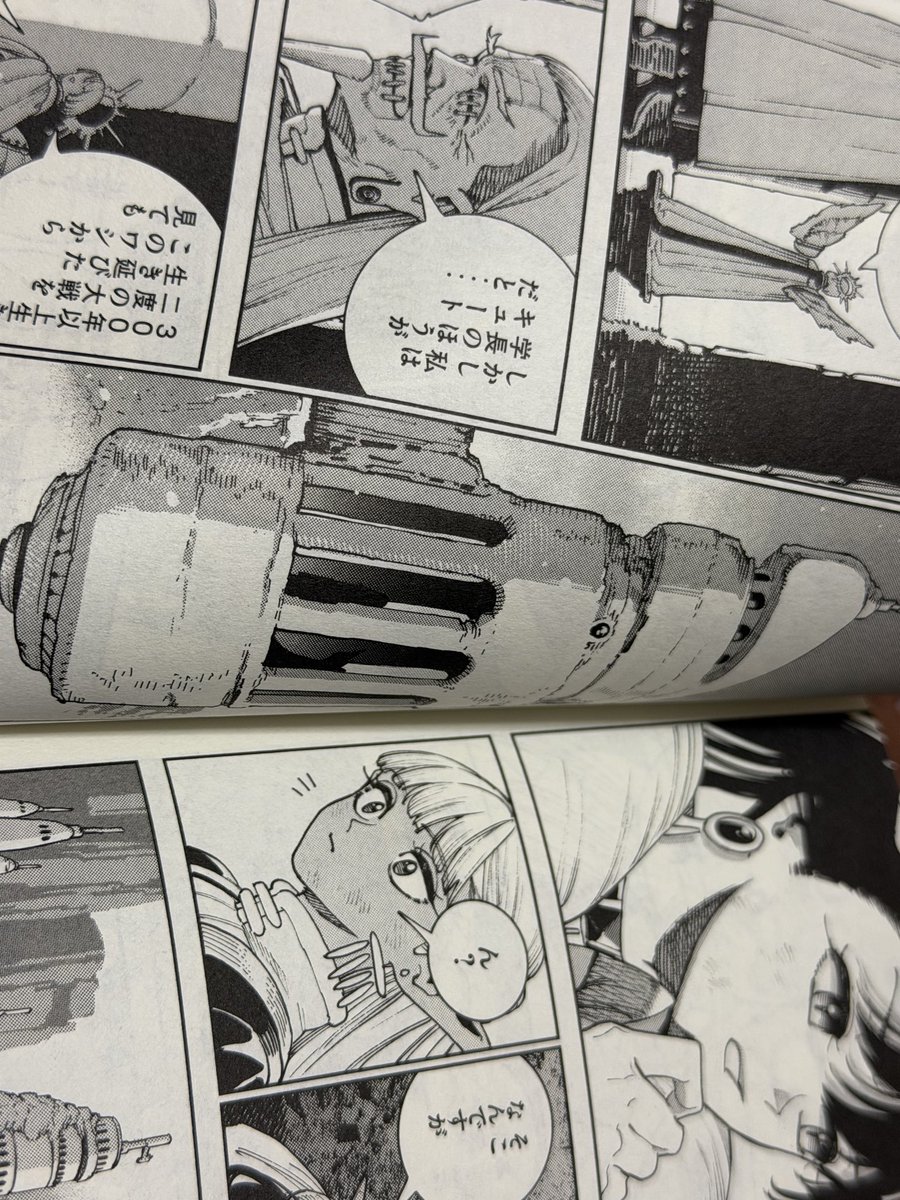 板橋大祐『魔力枯れのダークエルフ』第一巻。この作家ずっと注目してるんですが、『未亡人登山』『極東キメラメティカ』一作ごとに倍々ペースで画力が上がっていく。物語も面白く、今作は魔力を失ったダークエルフが体ひとつで生きていくストーリーに惹きつけられる。明日の日本漫画界の柱になりそう。