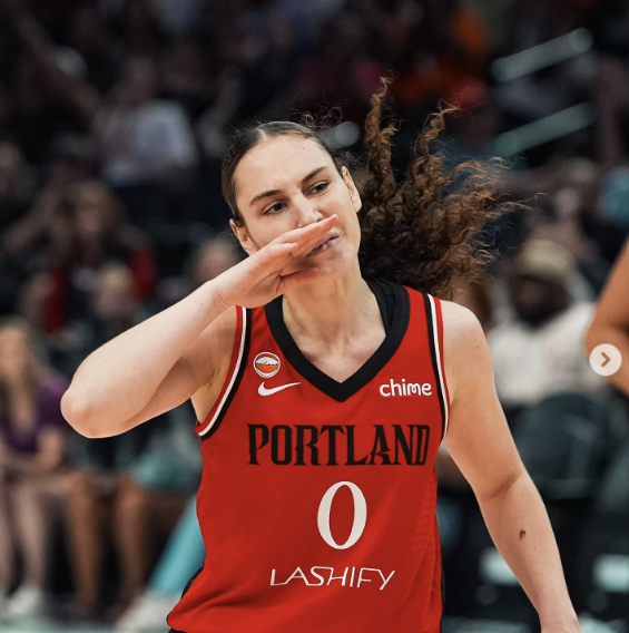 calebbets3's tweet photo. Tip off in 20min!

Carla Leite u15.5 Pts | -115

5.20.26 Play #2 | #PDXFire

Leite coming off bench & I am assuming that comes with a limit for this ankle injury. Though not a big 3PT shooter, IND defense still is much tougher on guards as they switch everything up top.

No real rim-running PG to pull from, so minutes is the main cap here.