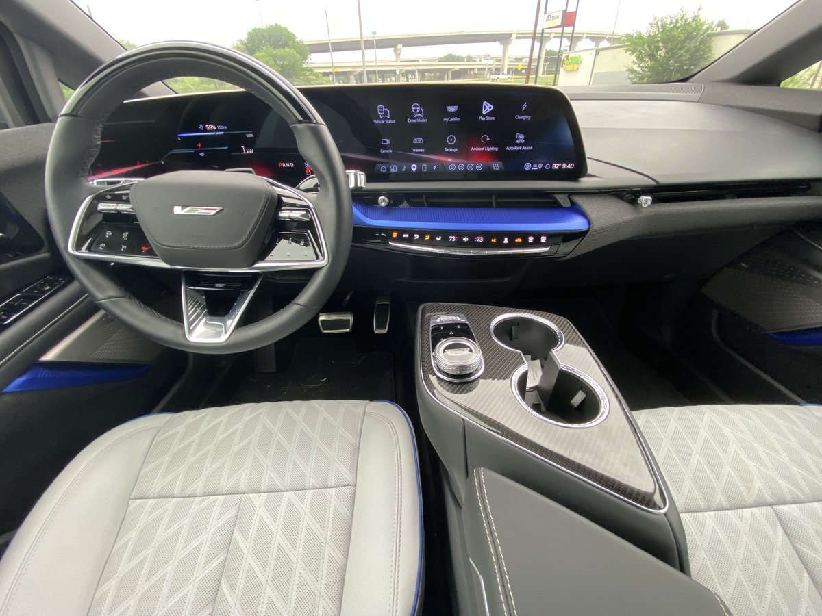 ltrafficreport's tweet photo. It's been 11 years since I last tested a Cadillac so it was such a treat to drive the 2026 Optiq V-Series for Latino Traffic Report (LTR). New in 2025, the EV offers an electric range of 317 miles but style like its baby blue paint got the Optiq 2nd looks. MSRP $78,526.@Cadillac https://t.co/jtcWCquAFz