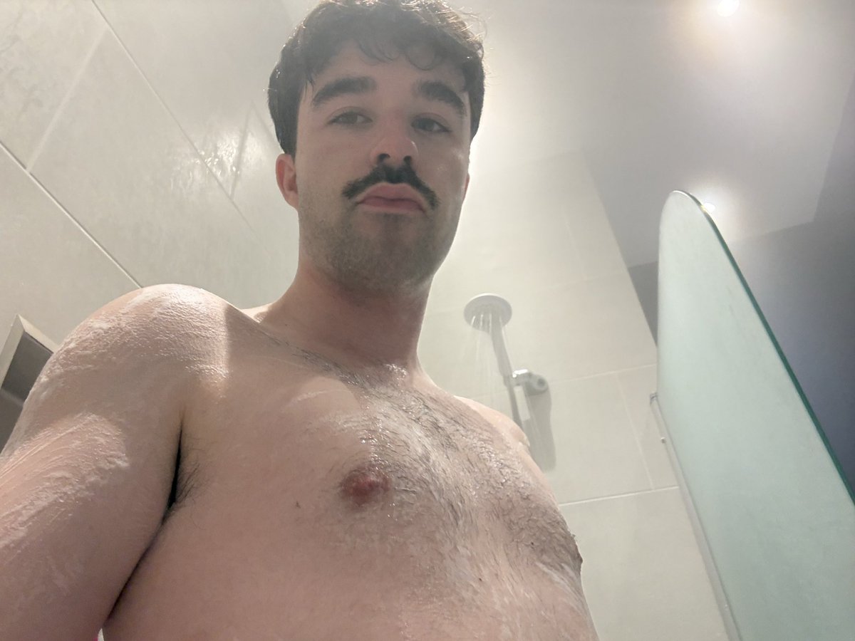 lewisexplotaba's tweet photo. Too gay? https://t.co/GYzgzis13o