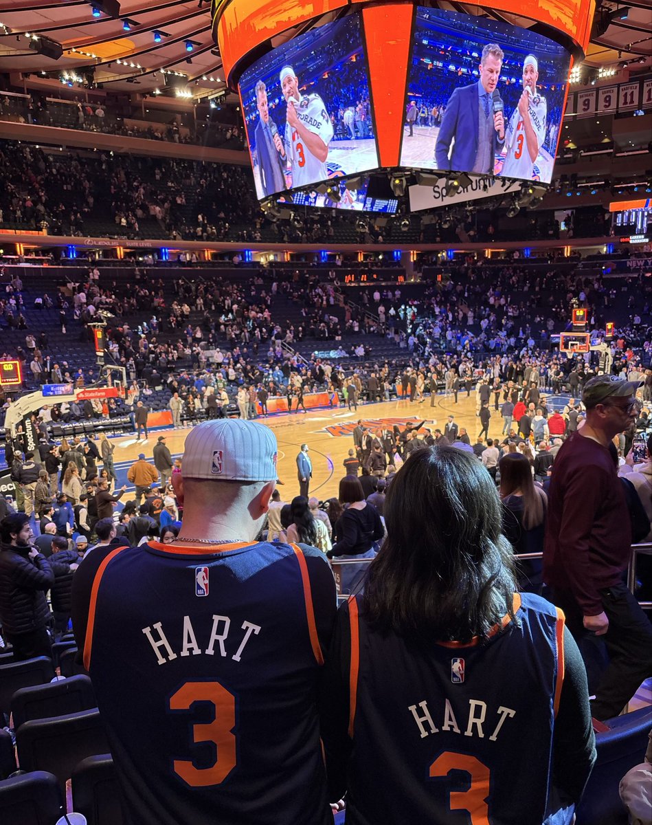 LennyStroms's tweet photo. @nyknicks #RepNYsweepstakes https://t.co/kArqFMGXLR