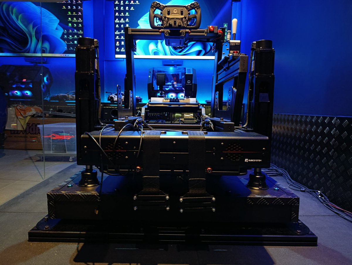 AELspeedtriple's tweet photo. Que largo se me está haciendo 😅😅 
Pero bueno, las cosas hay que ir haciéndolas bien. Pues ya empieza a haber lío de cables jeje cockpit montado, montando periféricos y hay que colocar las fuentes y todo bien puestecito en la plancha de aluminio instalada en el fondo del cockpit https://t.co/YuQGbIEPRI