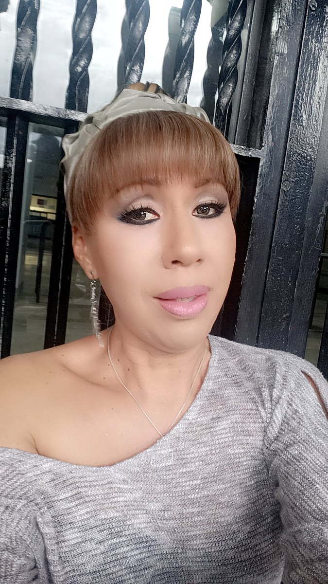 lizztranscdmx's tweet photo. Linda tarde de miércoles, besitos. https://t.co/nmKKsJfGvk