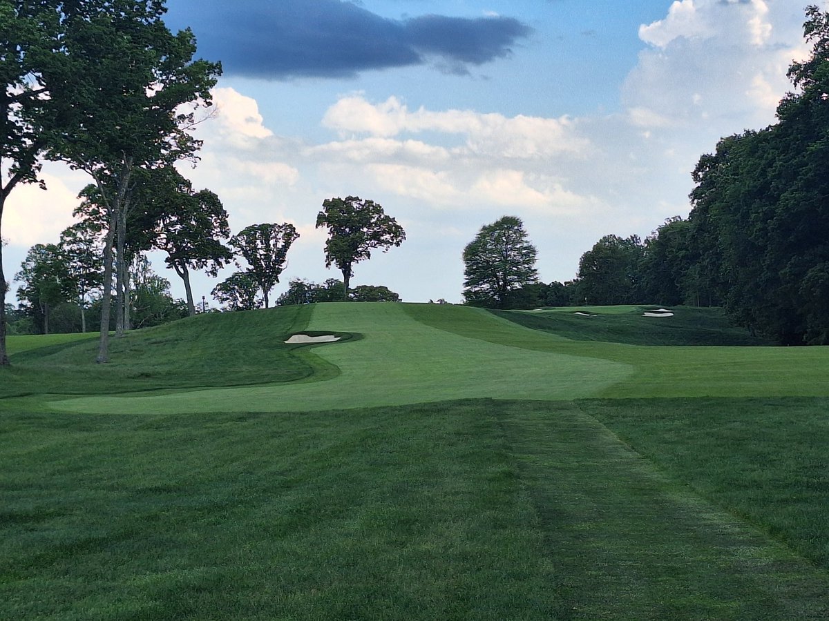 ozzone47's tweet photo. CC of New Canaan #706 New Canaan, CT https://t.co/GrI3lXg8Ag