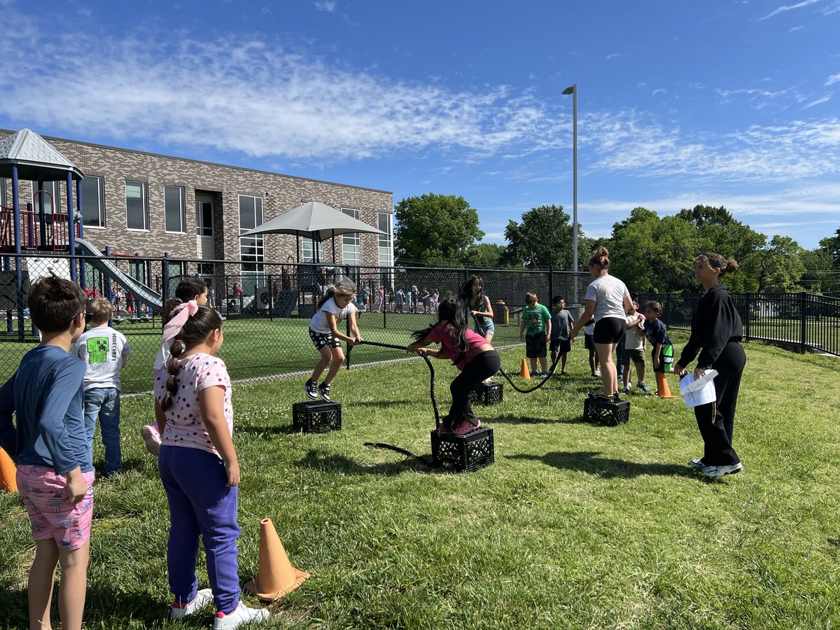 CoachDudek_NMS's tweet photo. We had a BLAST during our Water Day today! Weather was great and the smiles were EVERYWHERE!!! Gonna miss this🥰 https://t.co/8fX87hBJhp