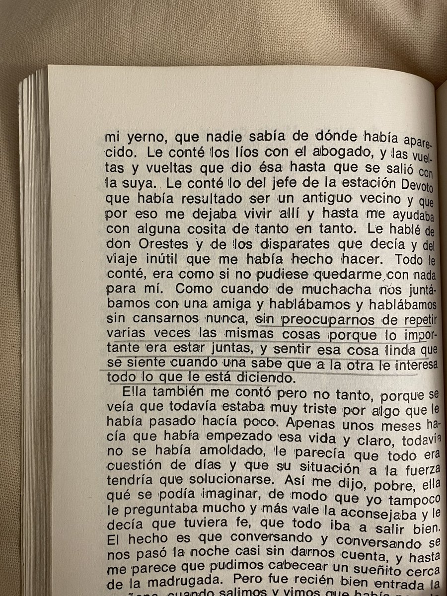 mmelchula's tweet photo. “Sin preocuparnos de repetir varias veces las mismas cosas porque lo importante era estar juntas y sentir esa cosa linda que se siente cuando una sabe que a la otra le interesa todo lo que le está diciendo” Humberto Costantini https://t.co/f3au6NxIiL