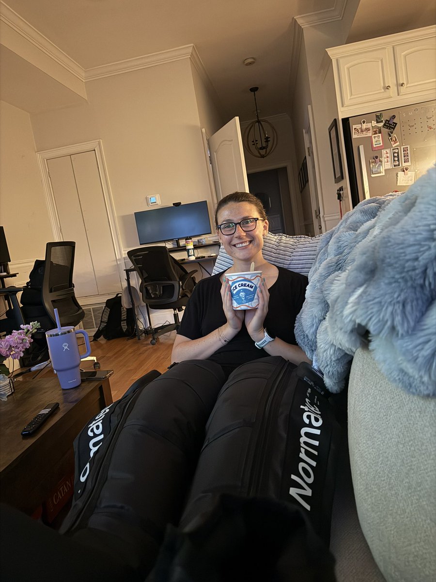 Hank tweet media