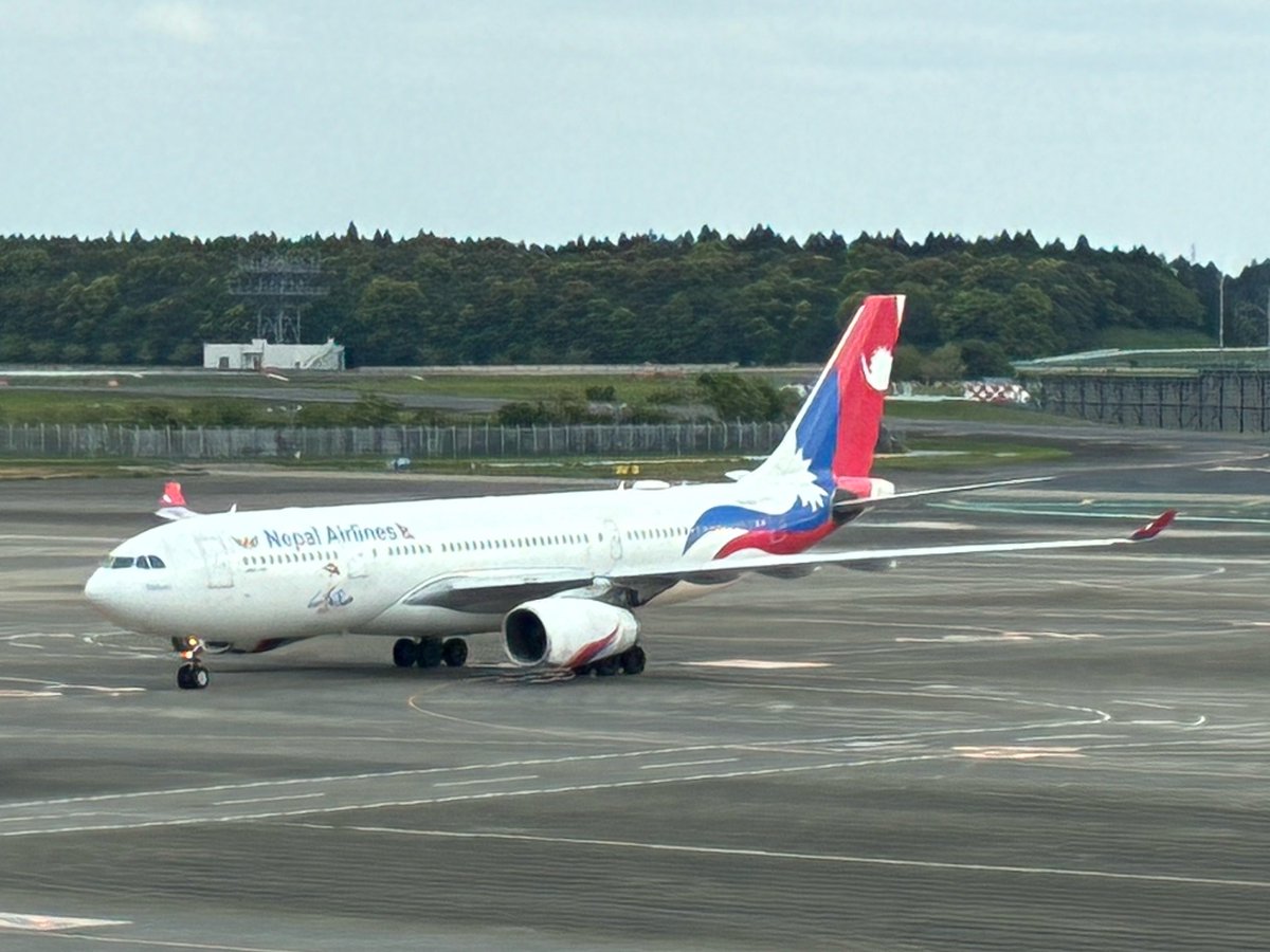 アース✈ tweet media