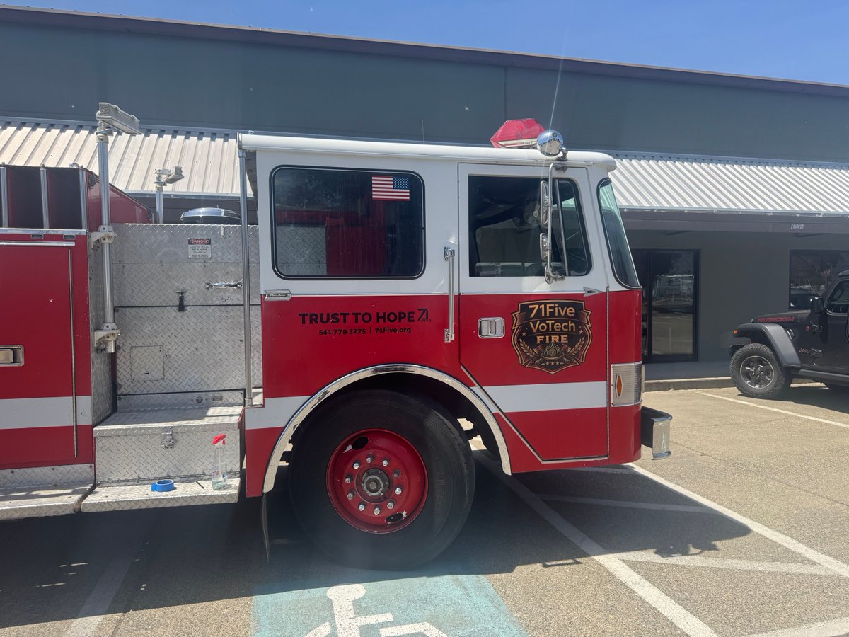 71Five's tweet photo. Come see us at Boatnik in Grants Pass this weekend: https://t.co/YWA34Sb7Ef 
you will get to check out our 71Five VoTech program with our new 71Five fire truck! 
https://t.co/iMZ4laVvj2
@boatnik @71five https://t.co/pl8upAIUBR