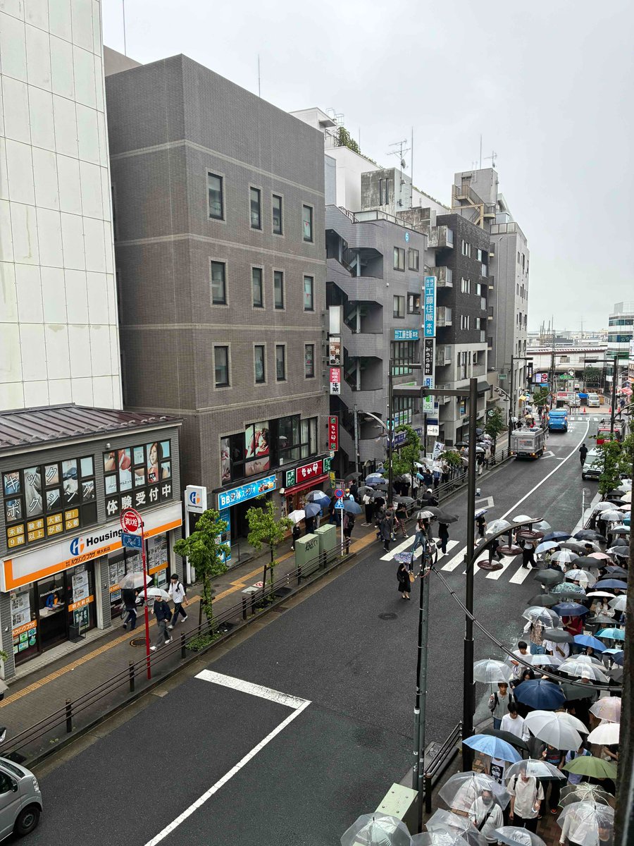 BiZ_PAGE_'s tweet photo. おはようございます！
本日の #明大前 は雨です🌧️

天気はどんよりしていますが、
気持ちだけは上げていきましょうね🔥

木曜日、今日も1日頑張りましょー👊

#企業公式が朝の挨拶を言い合う
#企業公式が毎朝地元の天気を言い合う
#企業公式相互フォロー
#企業公式つぶやき部 https://t.co/k3qwZJRcK7