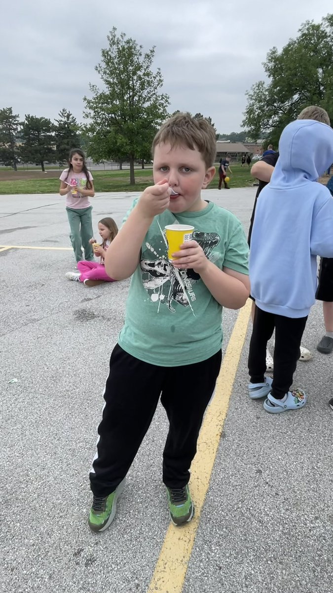 BirchcrestTiger's tweet photo. Thank you @OrthoNebraska for sponsoring our fourth quarter PBIS celebration β Kona Ice! #bctigers https://t.co/95KozM4aTF