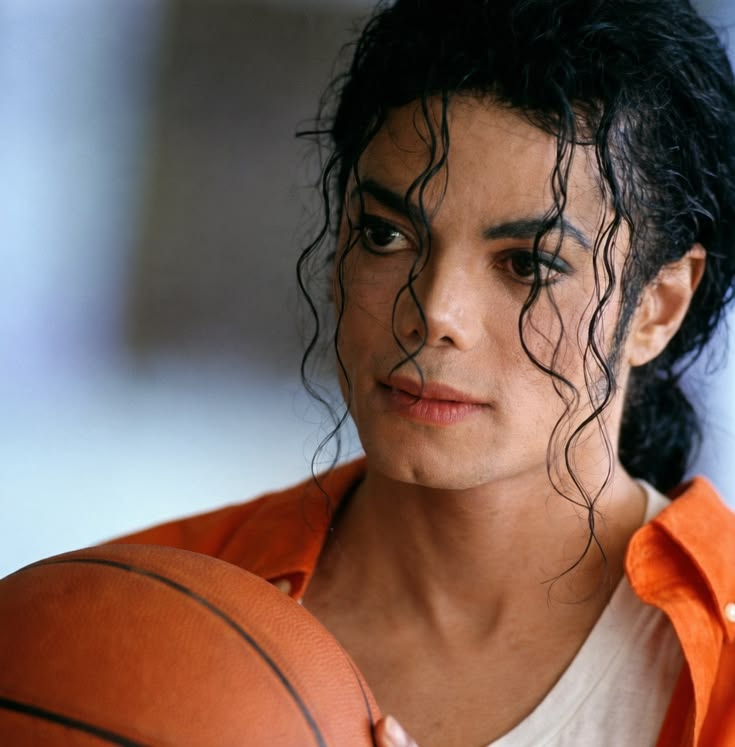 ni ★ watched mj biopic 8 times tweet media