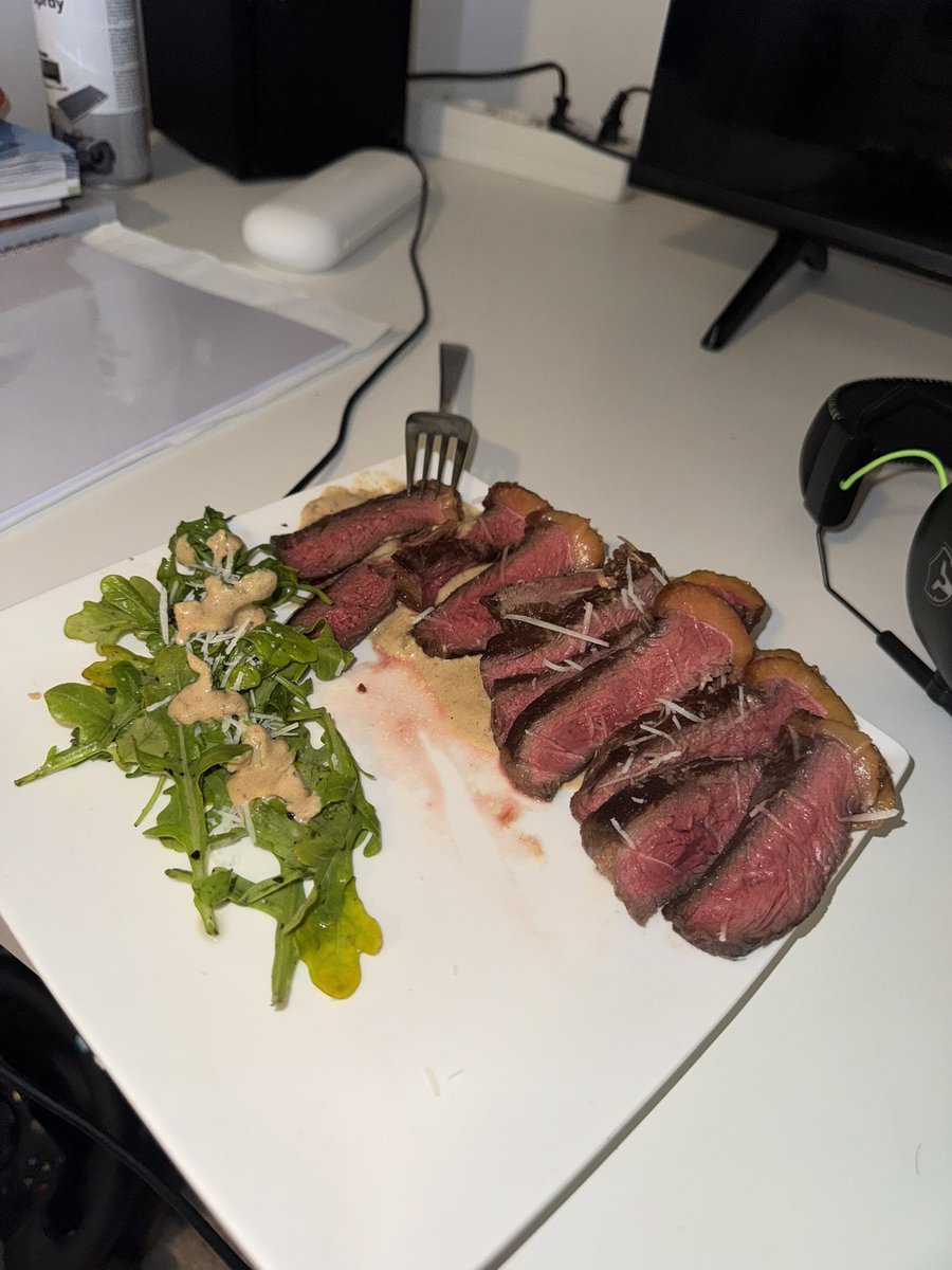 EJM070's tweet photo. Picanha op een brazilian mo https://t.co/Z6UKQmtDyn