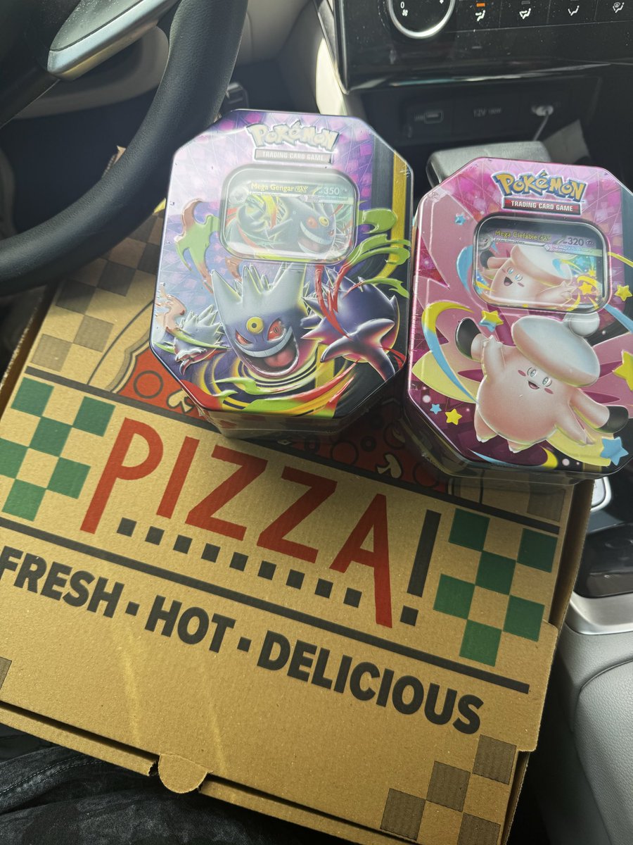 TooManyPsyducks's tweet photo. After a dry spell finally have some product to rip with BabyDuck! And PIZZA! 🍕 https://t.co/VdgahLw8VH