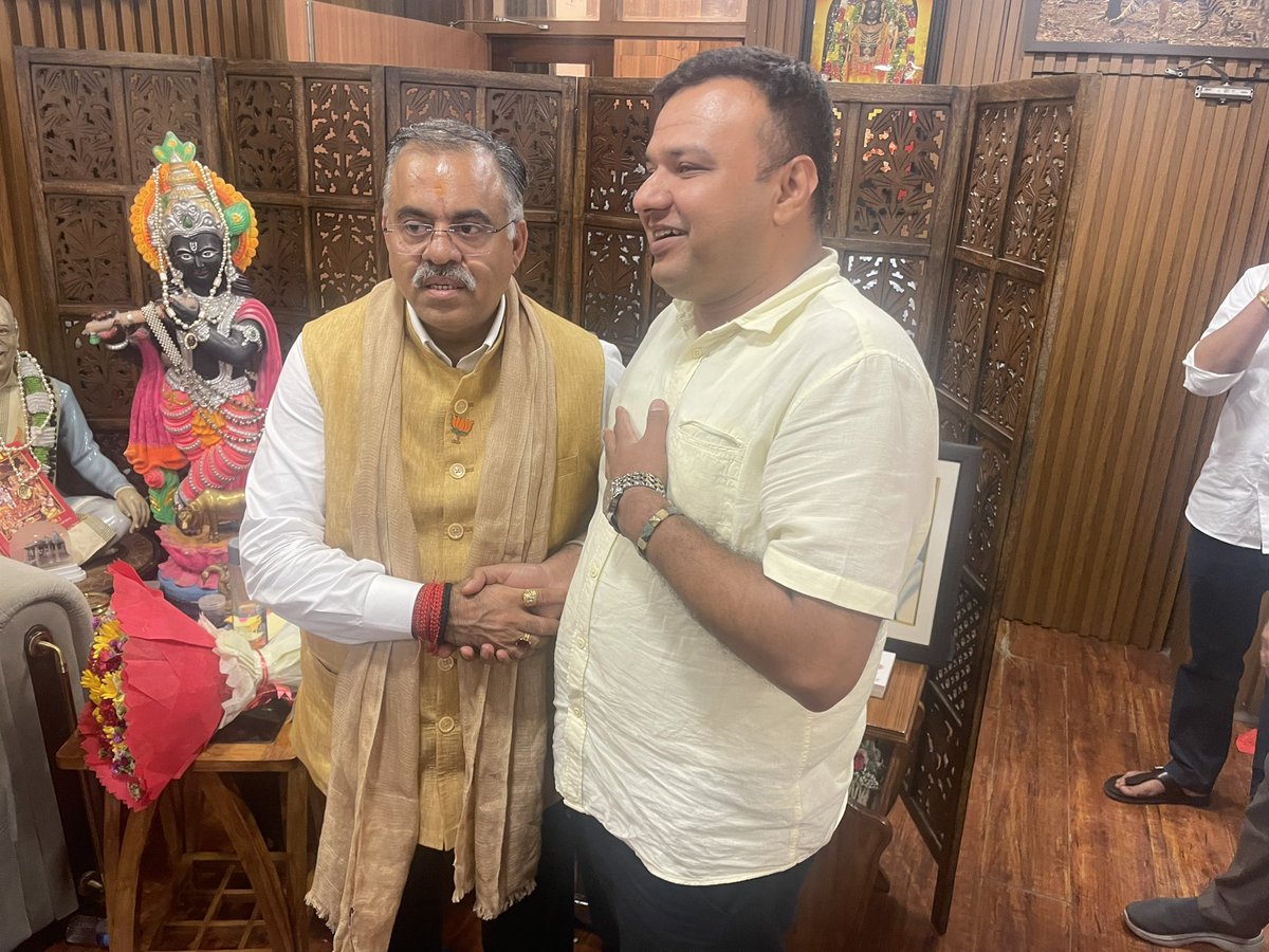 GGLadhar's tweet photo. Congratulating Sh @tarunchughbjp on being nominated to #RajyaSabha at his New Delhi residence 

#TarunChugh  #BJP #BJPPunjab #Punjab https://t.co/FjEM1vCEwO
