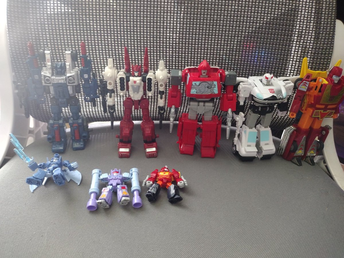Bionicobot1's tweet photo. Alright, new post @tfsalesrepost, lowered some prices, separated out the Micromasters. Really hoping to get em outta here. https://t.co/j8JrgpWSdo