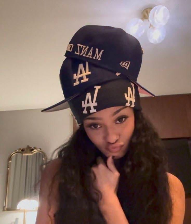 katzthfc's tweet photo. @24daysofmanon blue cap manon will always hold a special place in my heart 

Mini Liebi Manon isch 24
#ManonMonth
#24DaysofManon
#CelebratingManon
#WeLoveYouMan https://t.co/A1jLb1a1nZ