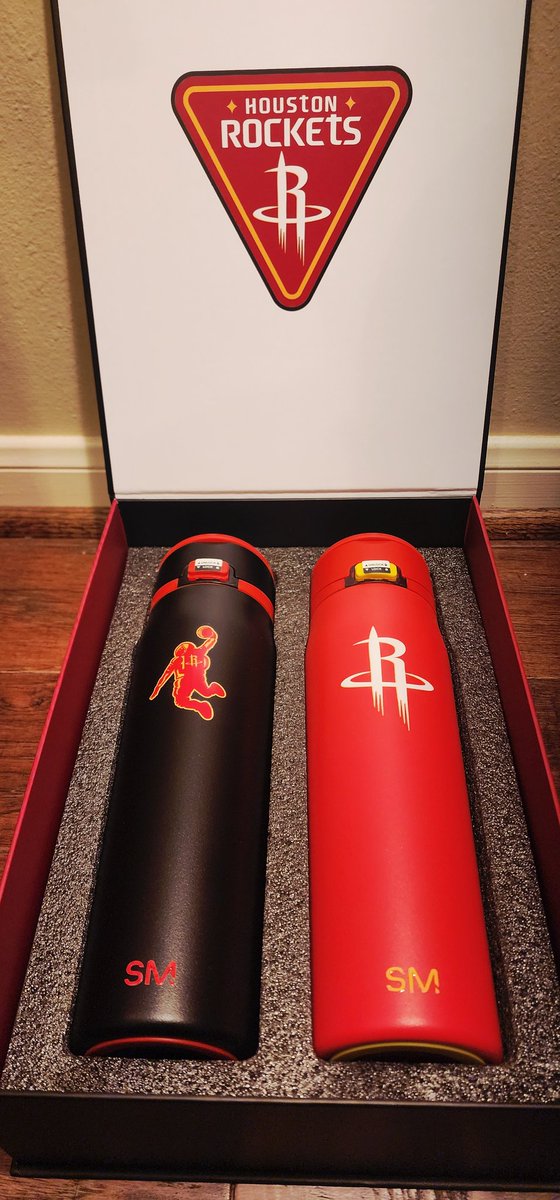 clutchfans's tweet photo. The Rockets really timed this. This package showed up at my door 30 minutes after the release and I just now spotted it. Thank you @HoustonRockets https://t.co/OqhT6XxdB3