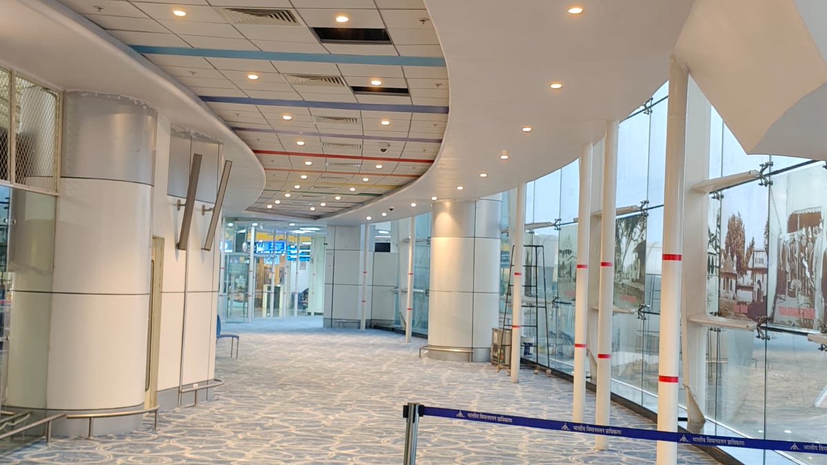 aaibplairport's tweet photo. A warm and colourful welcome awaits at Bhopal Airport!✈️🌈
The common aerobridge corridor is being beautifully transformed with vibrant VIBGYOR-themed ceiling inspired by the colours, culture, heritage &amp; spirit of the City of Lakes
@MoCA_GoI @vipinkumarIAS @AAI_Official @aairedwr https://t.co/2UDSDtQZWc