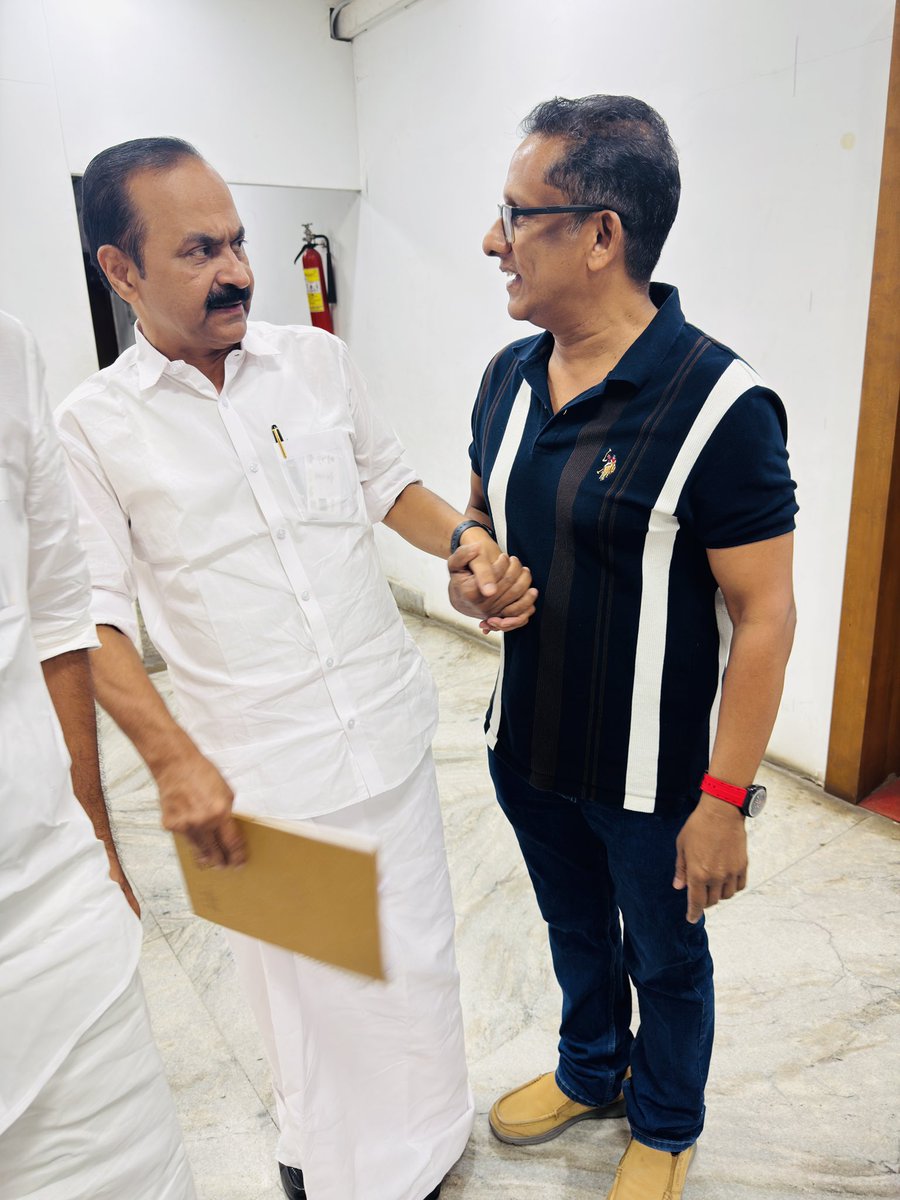 vijaythottathil's tweet photo. Some candid moments with our pookie CM @vdsatheesan ❤️❤️

Seen also tourism minister @PCvishnunadh ❤️ https://t.co/Xhz1ihZk1w