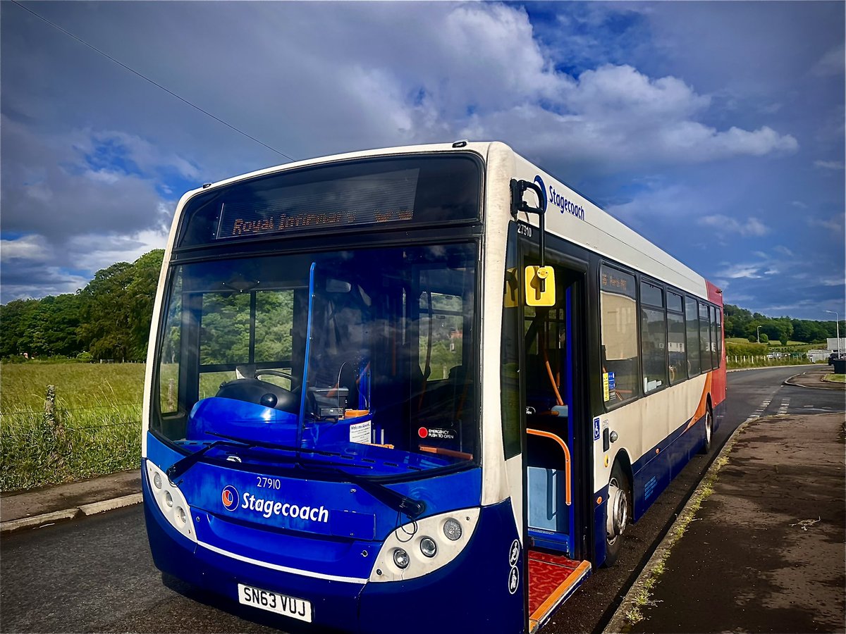 faintbliss_'s tweet photo. hey veggies

heres 27910 in Newburgh after doing a 65 from Perth. https://t.co/V9frMN4VyD