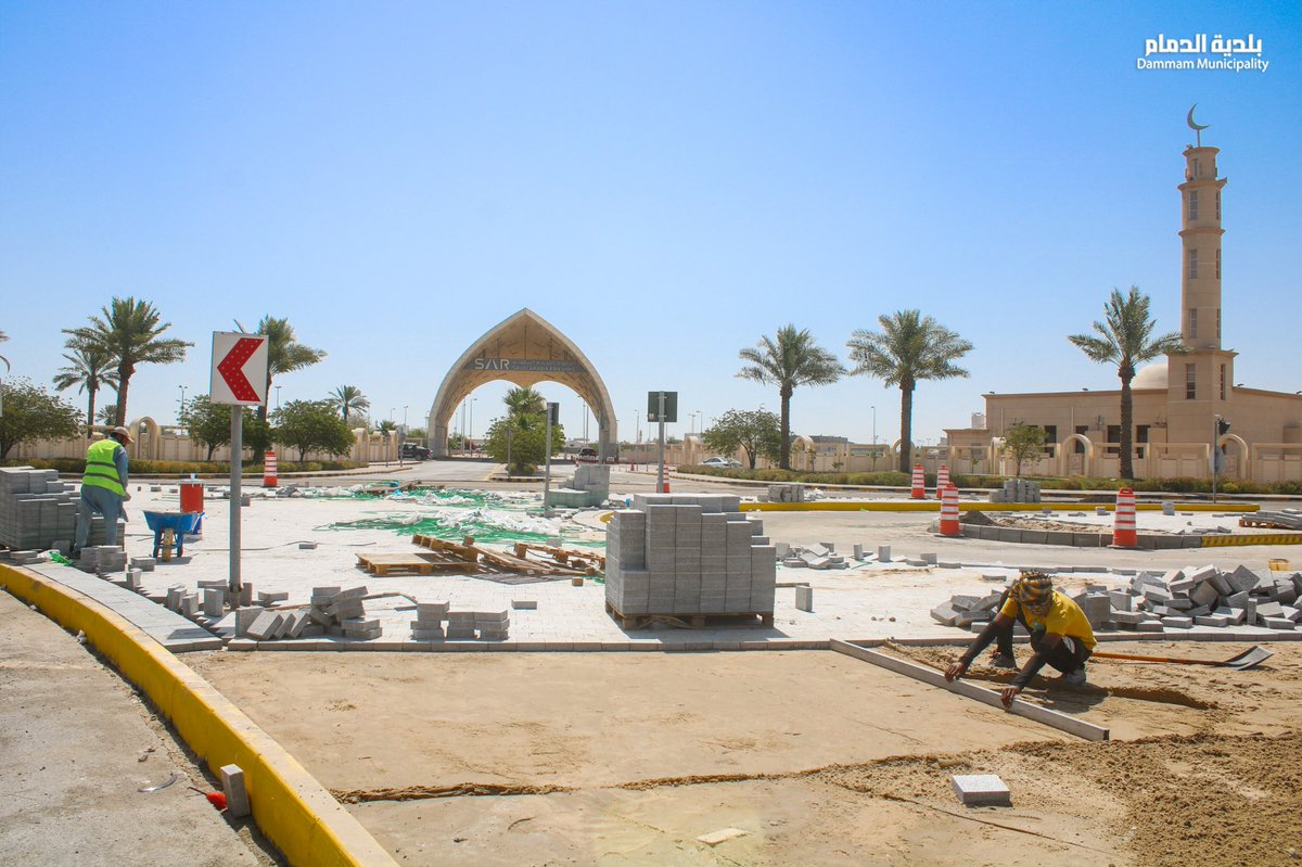 Dmm_projects's tweet photo. انطلاق أعمال تطوير الزوائد التنظيمية عند تقاطعات شارع نجد مع شارع الأمير منصور و طريق الملك فيصل الساحلي في #الدمام بعد اكتمال أعمال إعادة تصميم التقاطعات والغاء الاشارات المرورية  بما يسهم في تعزيز انسيابية الحركة المرورية ورفع مستوى جودة الحياة في الدمام . https://t.co/MORYuw3LX4