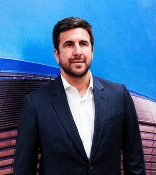 Lupen_Sports's tweet photo. Enrique Riquelme, Real Madrid'in teknik direktörü olarak Klopp'u açıklamayı planlıyor.  

📍@FabrizioRomano https://t.co/tKfrrM8FUU