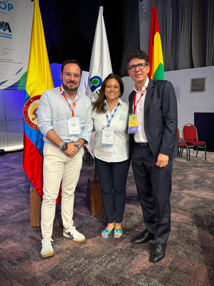 SBVerdeCund's tweet photo. Cundinamarca presentó en #ACODAL su Ruta de Cambio Climático, compartiendo experiencias y acciones para fortalecer la resiliencia territorial, la gestión sostenible del agua y la adaptación al cambio climático
Un modelo que impulsa territorios más sostenibles y adaptados. https://t.co/JC54v3HxHE
