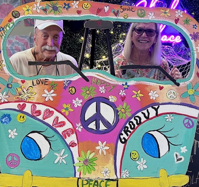 AlzServices's tweet photo. 🌼✌️ #ThrowbackThursday ✌️🌼

Peace, love, and a little bit of GROOVY FUN! 💜

Do you have a favorite memory from a past event?! Share it with us in the comments! ⬇️ https://t.co/I4XORbeTwr