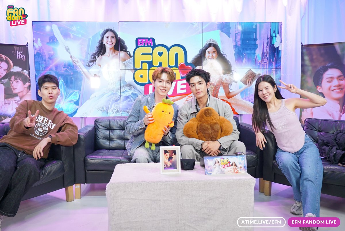 EFM_STATION's tweet photo. ค่ำคืนที่ราวกับมีฝนดาวโปรยปรายลงมากลางใจ 💫💘 เดินทางมาถึง 2 EP สุดท้ายกันแล้ว ขอฝากซีรีส์ "ภพเธอ ( Love upon a Time Series )" ทุกวันศุกร์ เวลา 21:30 น. ทางช่อง Workpoint 23 และเวอร์ชัน UNCUT ทาง iQIYI ด้วยน้าา และฝากผลงานอื่น ๆ ของทั้งคู่ด้วยนะคะ

NETJJ FANDOM EXPERIENCE
#NetJJxFANDOMFANFIC #FANDOM_FANFICTION
#netsiraphop #jj_rcp #เน็ตเจเจ #NetJJ