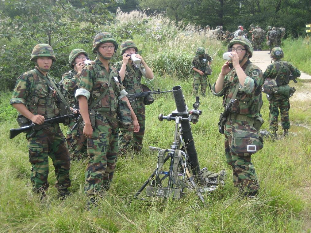 FOXbingbing's tweet photo. 我成功购买了水壶包，下个月月初应该就能拿到了 https://t.co/9w6UnCjD9o
