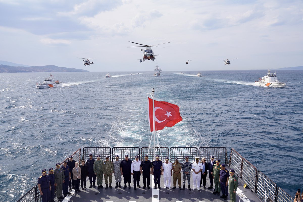 sahilguvkom's tweet photo. Deniz Aslanı-2026 Arama Kurtarma Davet Tatbikatı, milli ve yabancı gözlemcilerin katılımlarıyla Ege Denizi’nde başarı ile icra edilmiştir.
#SeaLion2026
#DenizAslanı2026
#SahilGüvenlik
#CoastGuard https://t.co/xJNVdIbLqA