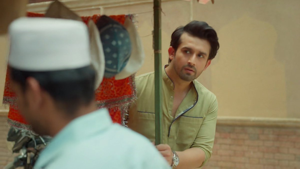 ohmehramaa's tweet photo. According to ABC News, Colors TV was keen on casting #Araa opposite of Tahir in #TahirKiBegumAaneKoHai and she has accepted the role but only one condition that Insha should stay away from him as his real begum is coming back. https://t.co/8MceDdw43V